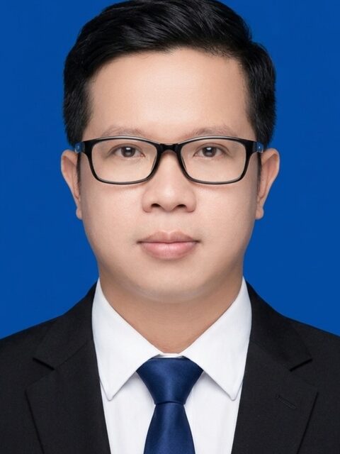 Huấn luyện viên Đinh Thiên Long