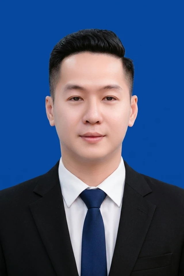 Huấn luyện viên Nguyễn Lê Hoàng Phúc